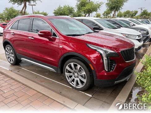 Used 2022 Cadillac XT4 Premium Luxury w/ Enhanced Visibility Package FWD image 6