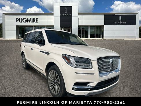 Used 2019 Lincoln Navigator Reserve image 1