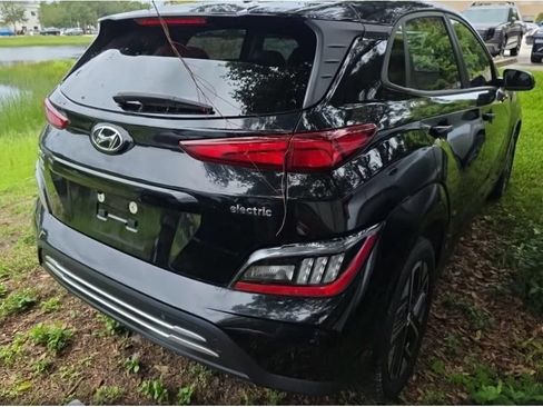 Used 2023 Hyundai Kona Limited FWD image 3