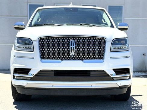 Used 2021 Lincoln Navigator Black Label w/ Cargo Convenience Package AWD/4WD image 2