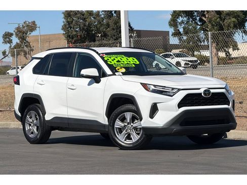 Used 2024 Toyota RAV4 XLE FWD image 2
