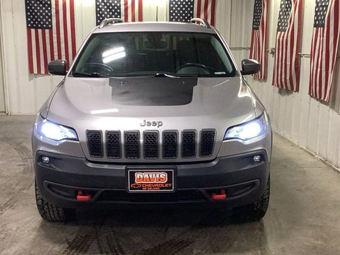 Used 2019 Jeep Cherokee Trailhawk image 14