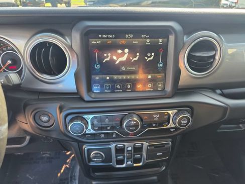 Used 2020 Jeep Wrangler Unlimited Sahara AWD/4WD image 26