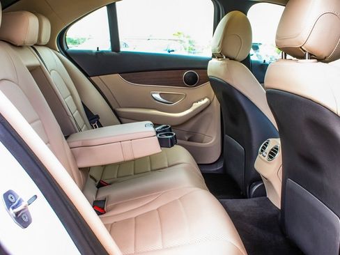Used 2019 Mercedes-Benz C 300 4MATIC Sedan image 37