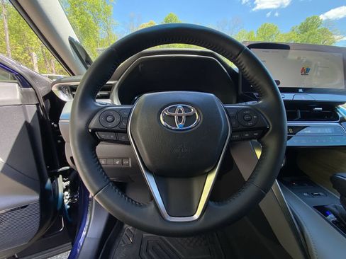 Used 2023 Toyota Venza Limited AWD/4WD image 29