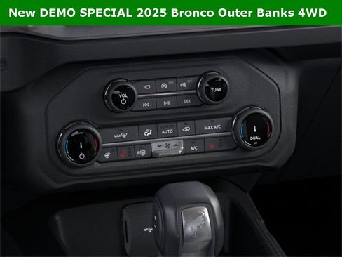 New 2025 Ford Bronco Outer Banks image 50