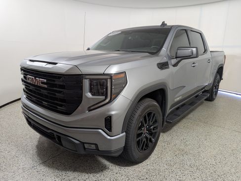 Used 2023 GMC Sierra 1500 Elevation AWD/4WD image 2