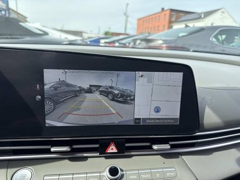 Used 2024 Hyundai Elantra SEL image 21