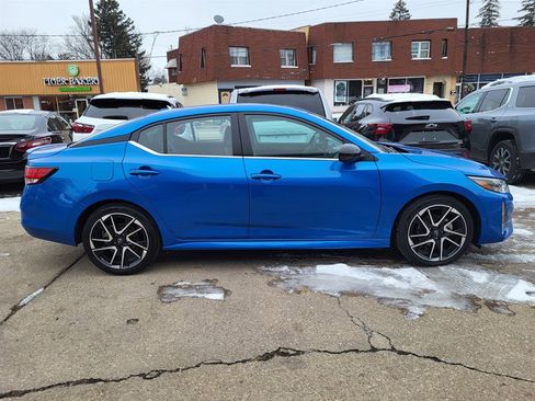 Used 2024 Nissan Sentra SR w/ SR Premium Package image 7