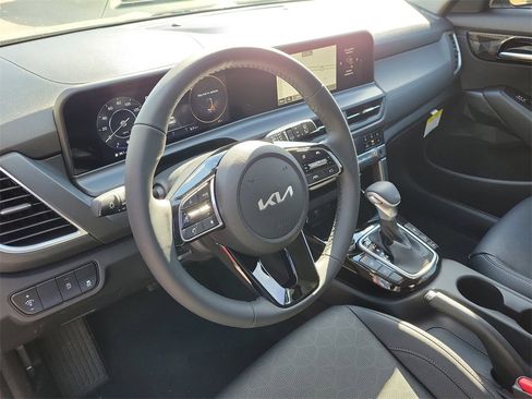 New 2026 Kia Seltos EX image 22