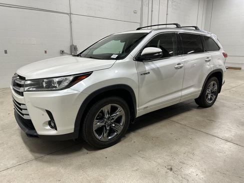 Used 2019 Toyota Highlander Limited Platinum AWD/4WD image 5