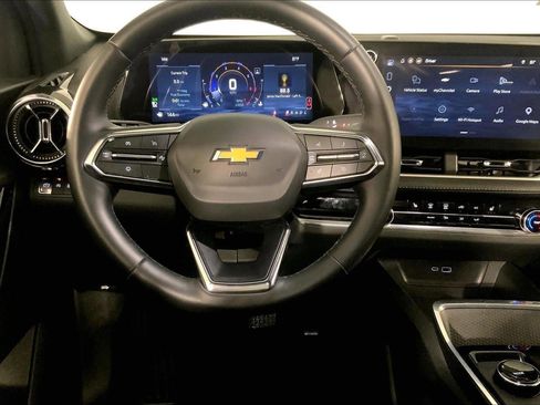 Used 2026 Chevrolet Equinox LT FWD image 5