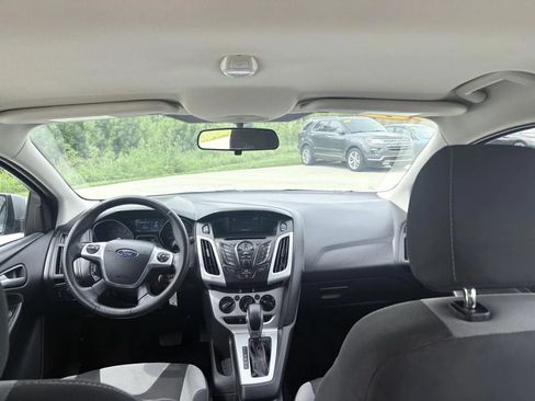 Used 2014 Ford Focus SE w/ SE Sport Package FWD image 13