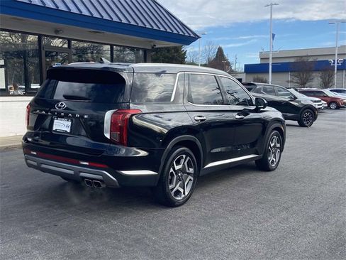 Used 2024 Hyundai Palisade Limited image 3