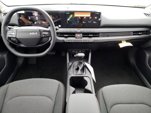 New 2025 Kia K4 LXS image 10