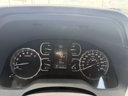 Used 2019 Toyota Tundra SR5 w/ SR5 Upgrade Package AWD/4WD image 37