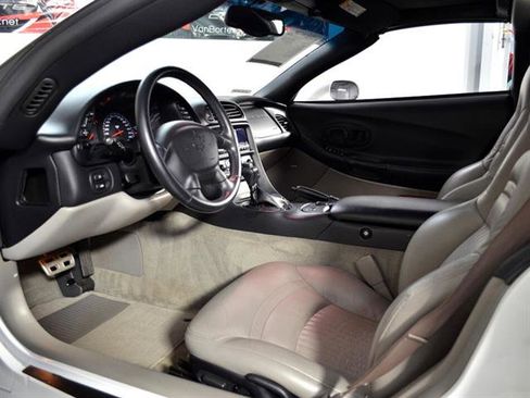 Used 2004 Chevrolet Corvette Coupe w/ Preferred Equipment Group image 10