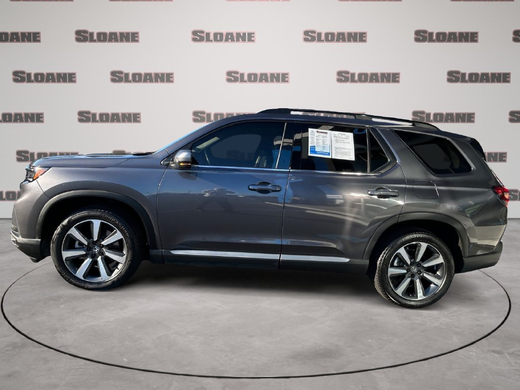 Used 2025 Honda Pilot Elite image 2
