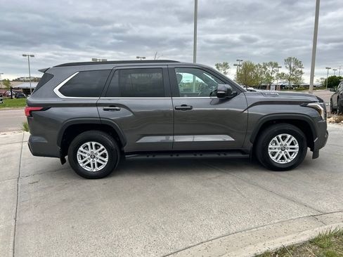 Used 2025 Toyota Sequoia SR5 w/ SR5 Premium Package AWD/4WD image 8