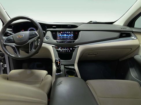 Used 2017 Cadillac XT5 Luxury w/ Driver Awareness Package image 13