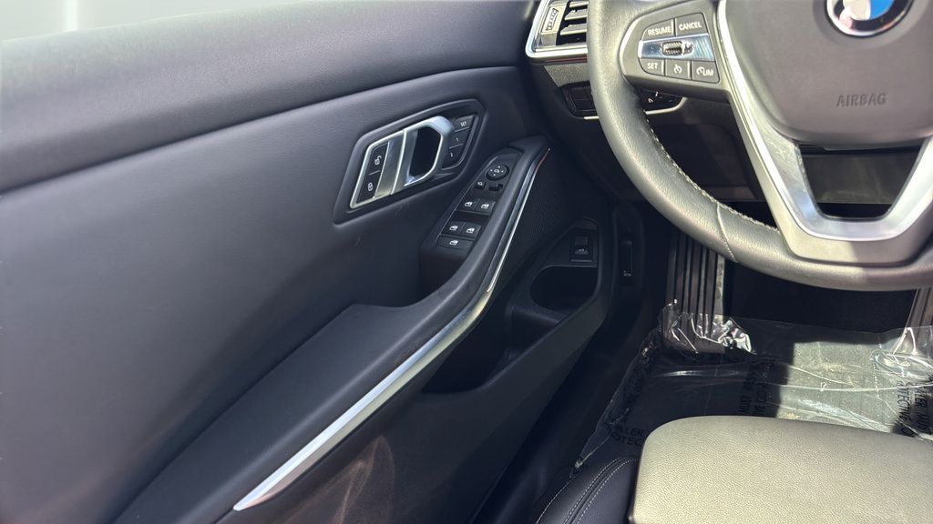 Used 2022 BMW 330i Sedan w/ Convenience Package RWD image 19