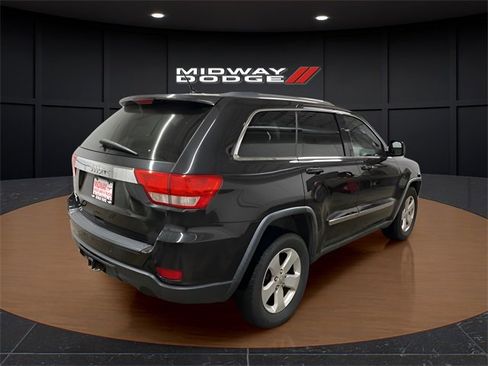 Used 2011 Jeep Grand Cherokee Laredo image 3