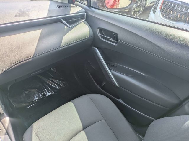 Used 2022 Toyota Corolla Cross LE w/ Moonroof Package FWD image 17