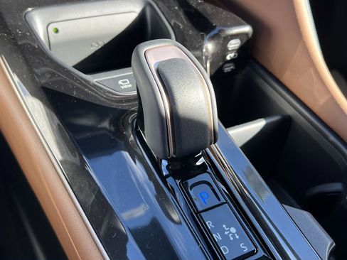 New 2025 Toyota Crown Signia image 17