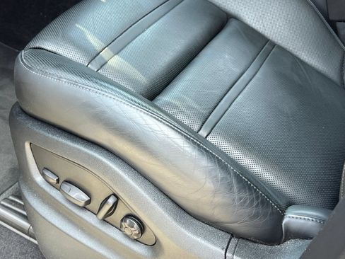 Certified 2024 Porsche Cayenne Coupe AWD/4WD image 37