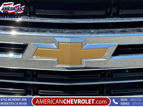 Used 2023 Chevrolet Suburban LT AWD/4WD image 40