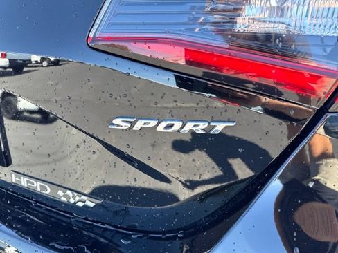 Used 2022 Honda Civic Sport image 10