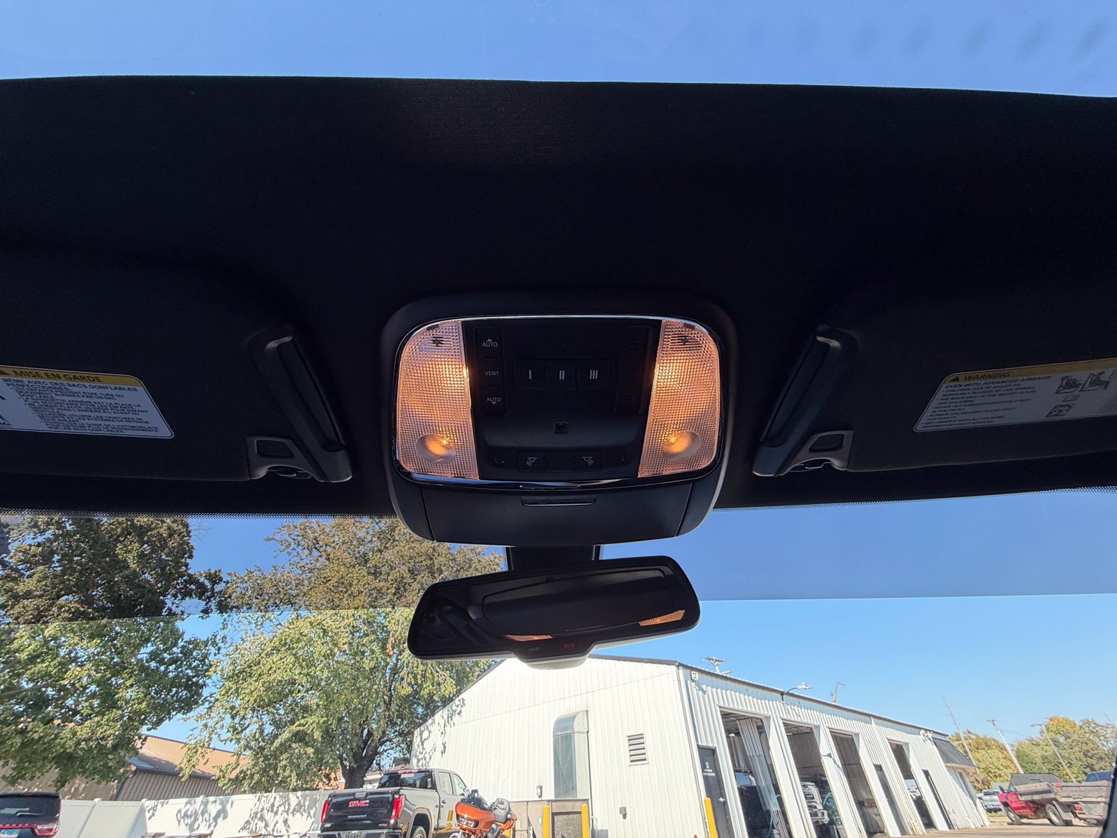 Used 2023 Dodge Charger R/T w/ Plus Group RWD image 22