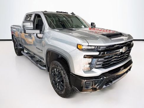 Used 2026 Chevrolet Silverado 2500 Custom w/ Custom Value Package image 3