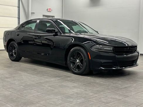 Used 2019 Dodge Charger SXT image 1