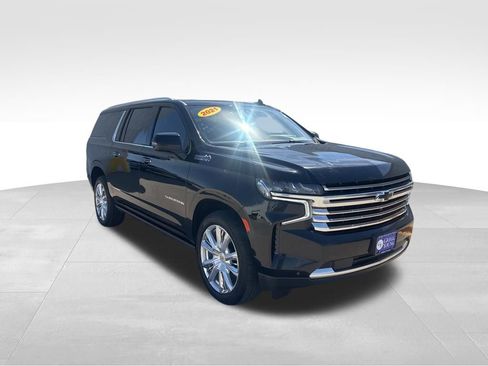 Used 2021 Chevrolet Suburban High Country w/ Premium Package AWD/4WD image 4
