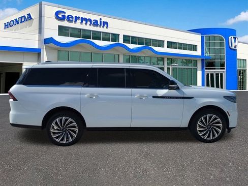 Used 2025 Lincoln Navigator L Black Label image 4