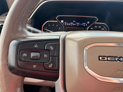 Used 2021 GMC Yukon Denali w/ Denali Premium Package AWD/4WD image 9