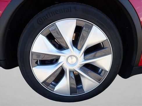 Used 2023 Tesla Model Y Long Range AWD/4WD image 7