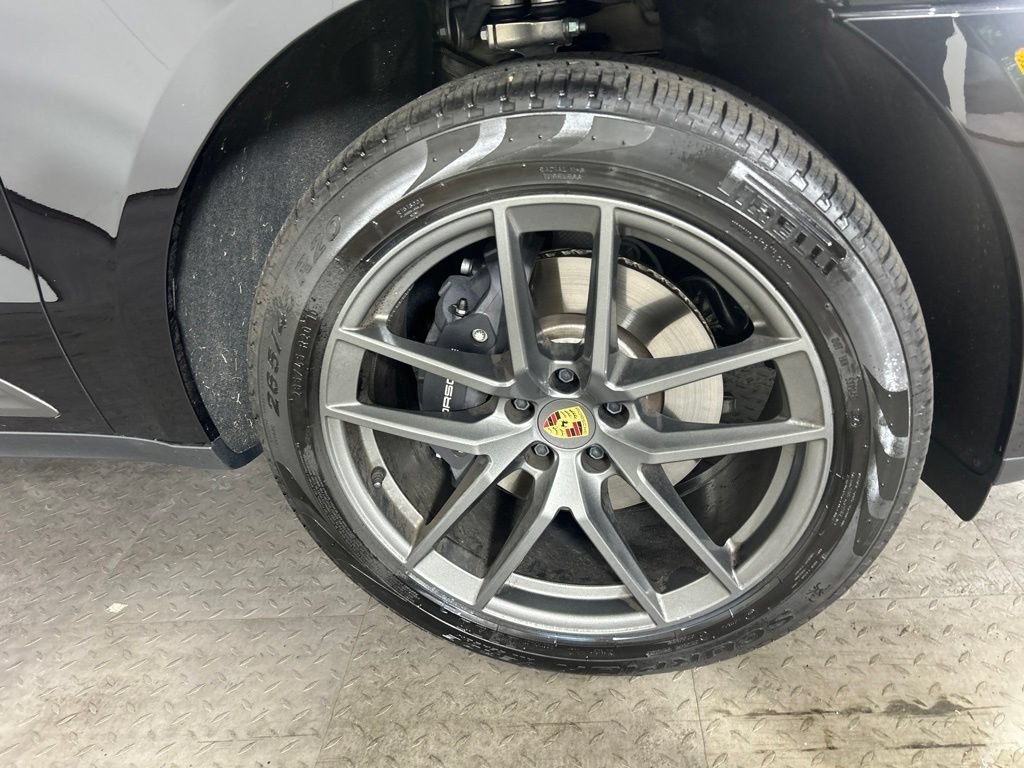 Certified 2026 Porsche Macan Turbo AWD/4WD image 9