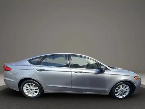 Used 2020 Ford Fusion SE FWD image 4