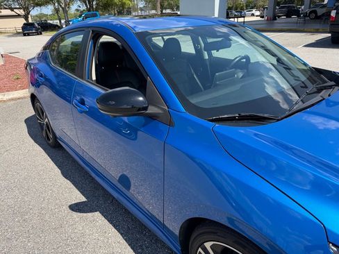 Used 2023 Nissan Sentra SR w/ SR Premium Package FWD image 13
