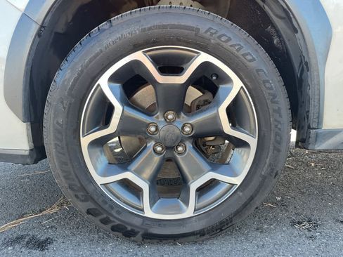 Used 2015 Subaru Crosstrek 2.0i Premium image 11