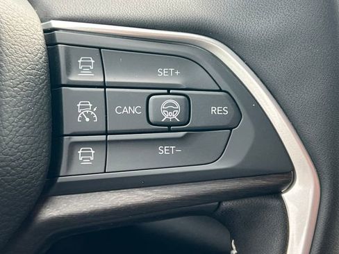 New 2026 Jeep Grand Cherokee Altitude AWD/4WD image 19