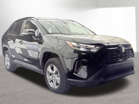 Used 2025 Toyota RAV4 XLE image 5
