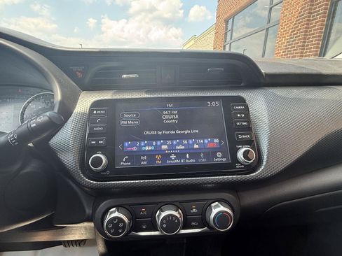 Used 2023 Nissan Kicks SV w/ Interior Electronics Package FWD image 23
