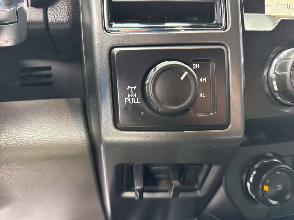 Used 2020 Ford F250 XLT w/ XLT Premium Package AWD/4WD image 24