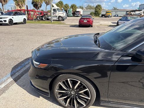 Used 2023 Honda Accord Touring image 14