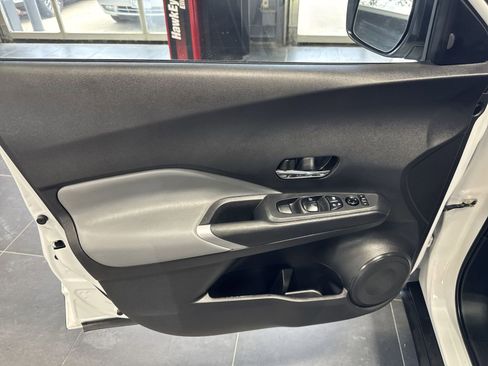 Used 2023 Nissan Kicks SR w/ SR Premium Package FWD image 25