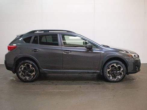 Used 2021 Subaru Crosstrek 2.5i Limited w/ Moonroof Package 1 AWD/4WD image 3