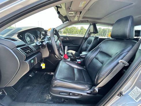Used 2017 Honda Accord EX image 14
